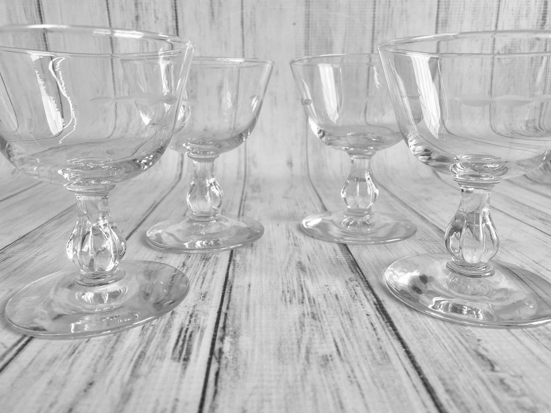 Vintage Champagne Glass Set of Four Cocktail Glasses Cordial Nick and