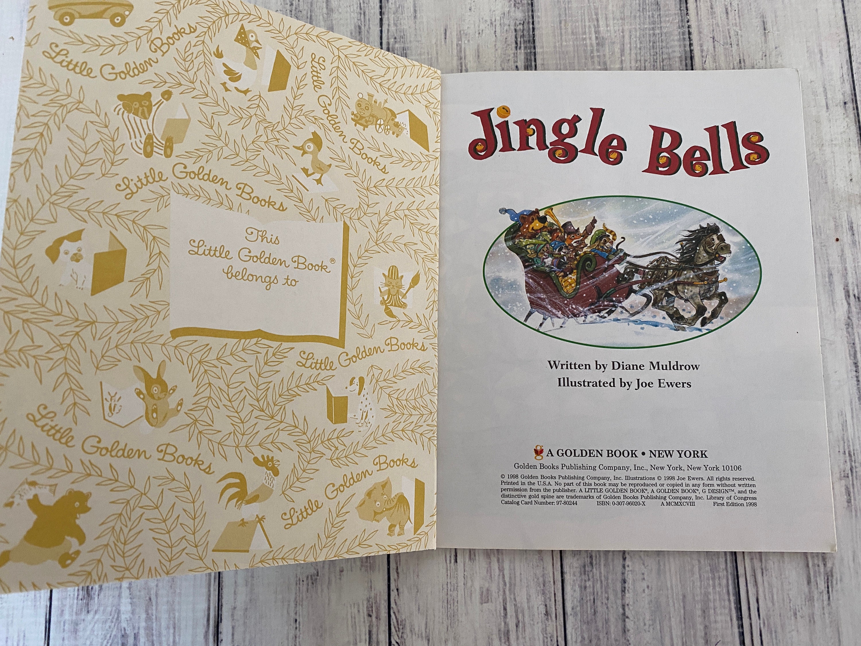 Jingle Bells: A Classic Christmas Book for Kids (Little Golden Book)