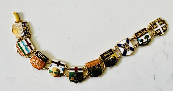 Vintage Canada Souvenir Charm Bracelet Enamel ove… - image 3
