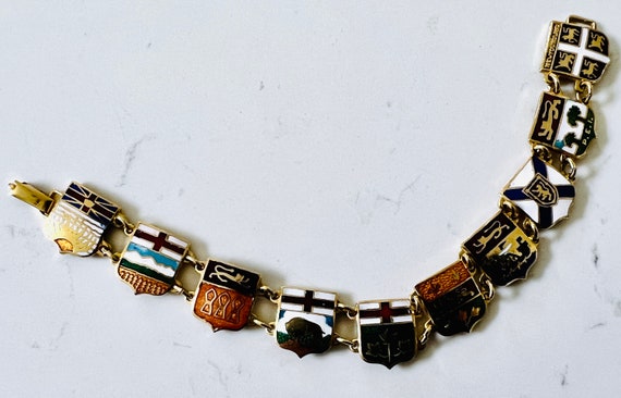 Vintage Canada Souvenir Charm Bracelet Enamel ove… - image 2
