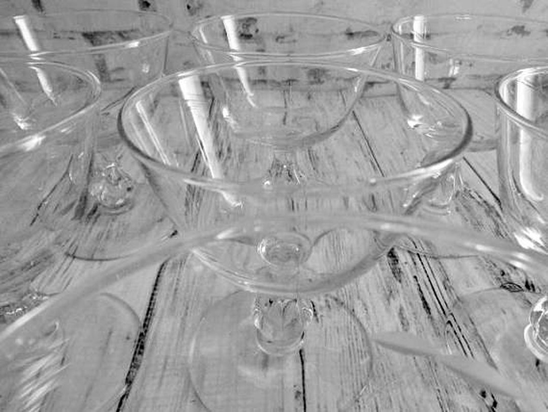 Etched Champagne Glasses Coupes, Vintage Barware, Set of Four Celebration Glasses, Vintage