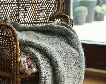 Plaid Crochet Pattern. Easy crochet pattern. Easy crochet plaid tutorial.