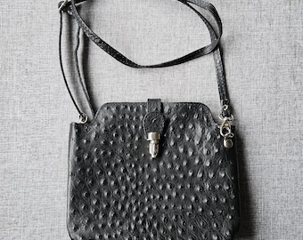 Vintage Black Exotic-Look Leather Handbag – Ostrich-Style Texture, Made in Italy