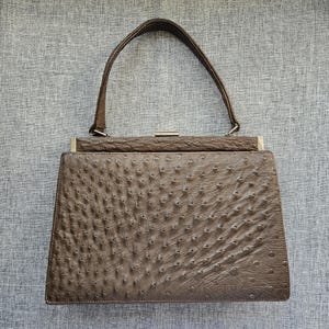 Sac à main vintage en cuir d'autruche véritable marron avec poignée supérieure | Sac structuré années 60-70 | Sac de soirée classique