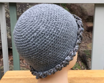 Patrón cloche creativo: patrón de crochet para ayudarte a crear tu propio sombrero de crochet con un adorno elegante - Jennifree Designs