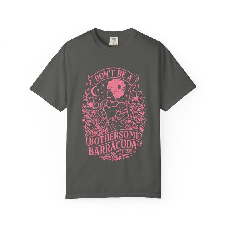 Camiseta Barracuda Molesta / Geraldine Grus Zodiac Academy / Camiseta divertida de fantasía de BookTok / Merchandising de ZA / Regalo para lectores de Romantasy imagen 7