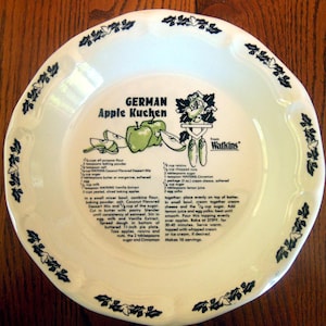 Vtg Watkins German Apple Kuchen Pie Recipe Pie Plate Dish 10-1/2&quot; 1983   NEW