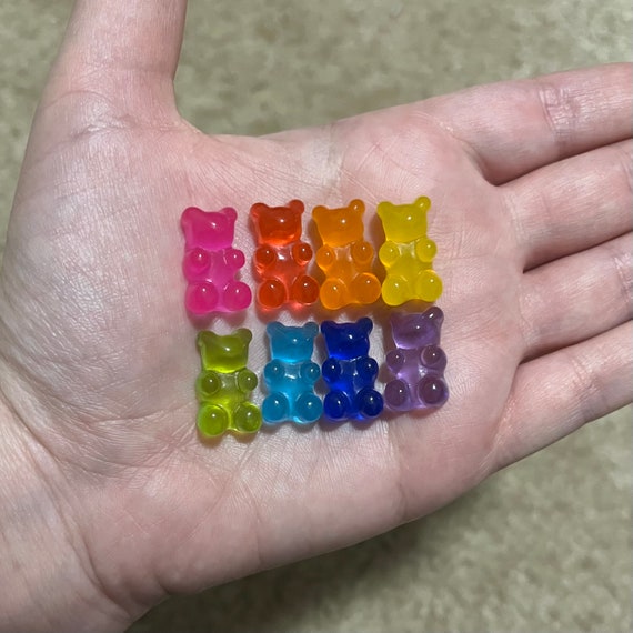 CENTRAL: Teen DIY - Gummy Bear Keychains