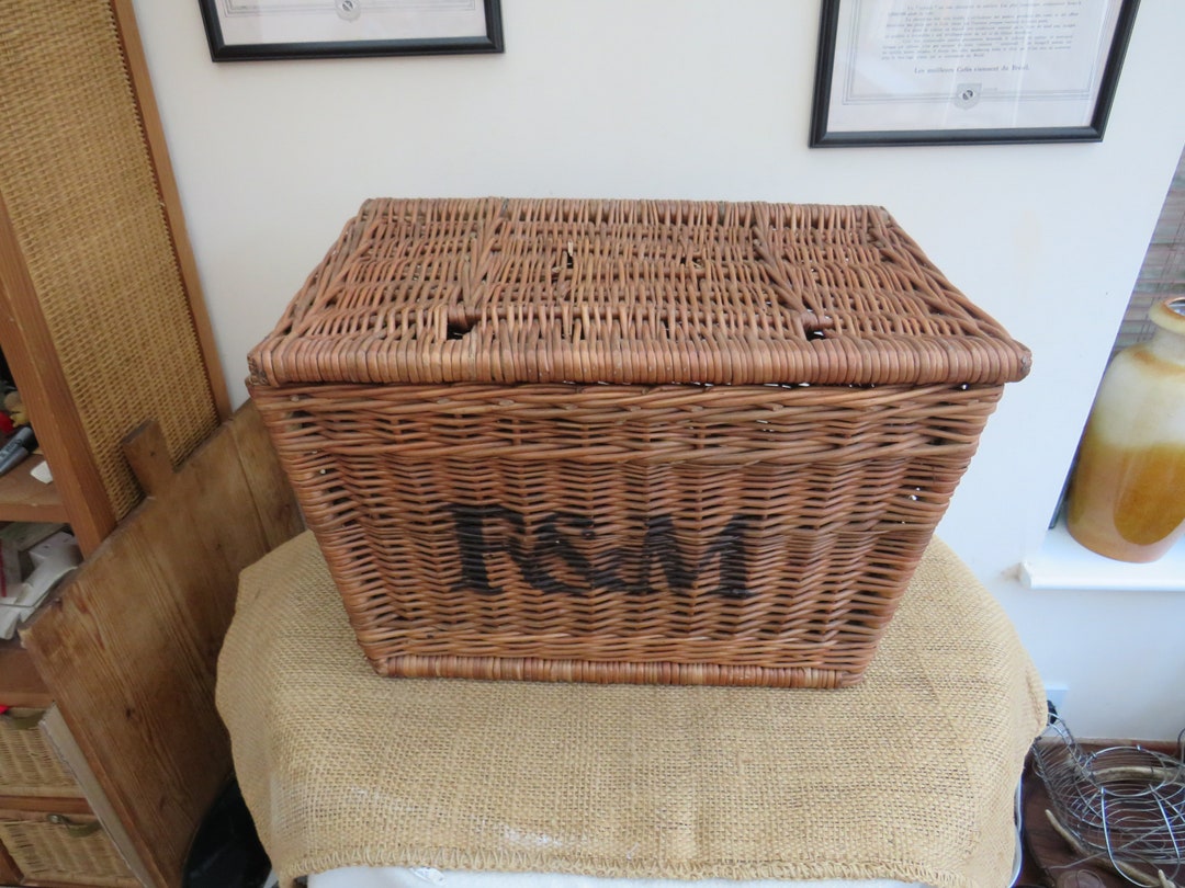 Large Vintage Fortnum and Mason Traditional Wicker Hamper/laundry