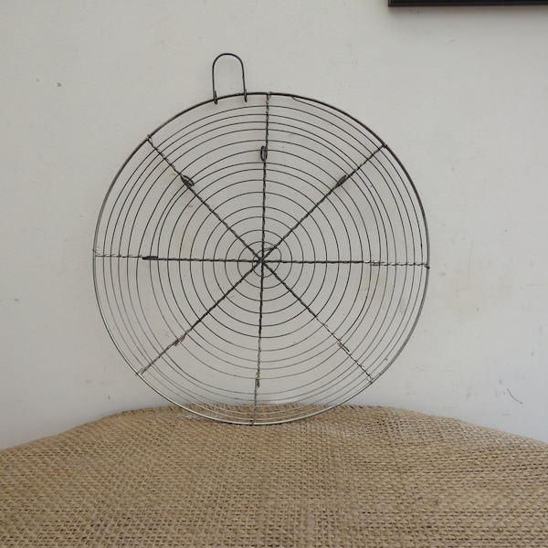 Rejilla de enfriamiento para soporte de pastel de alambre francés de principios del siglo XX circular en forma uno de los seis disponibles #1
