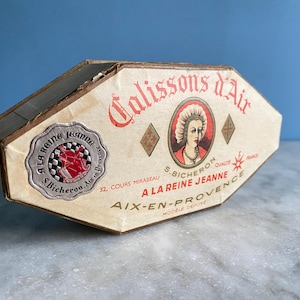 Une boîte à bonbons vintage française, une boîte à calisson, aix en provence