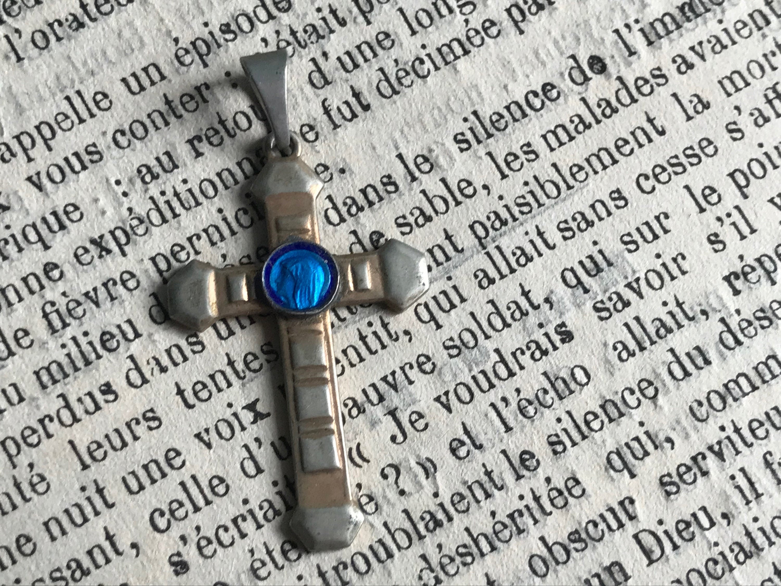 Un Crucifix Vintage Français avec Un Émail Mary