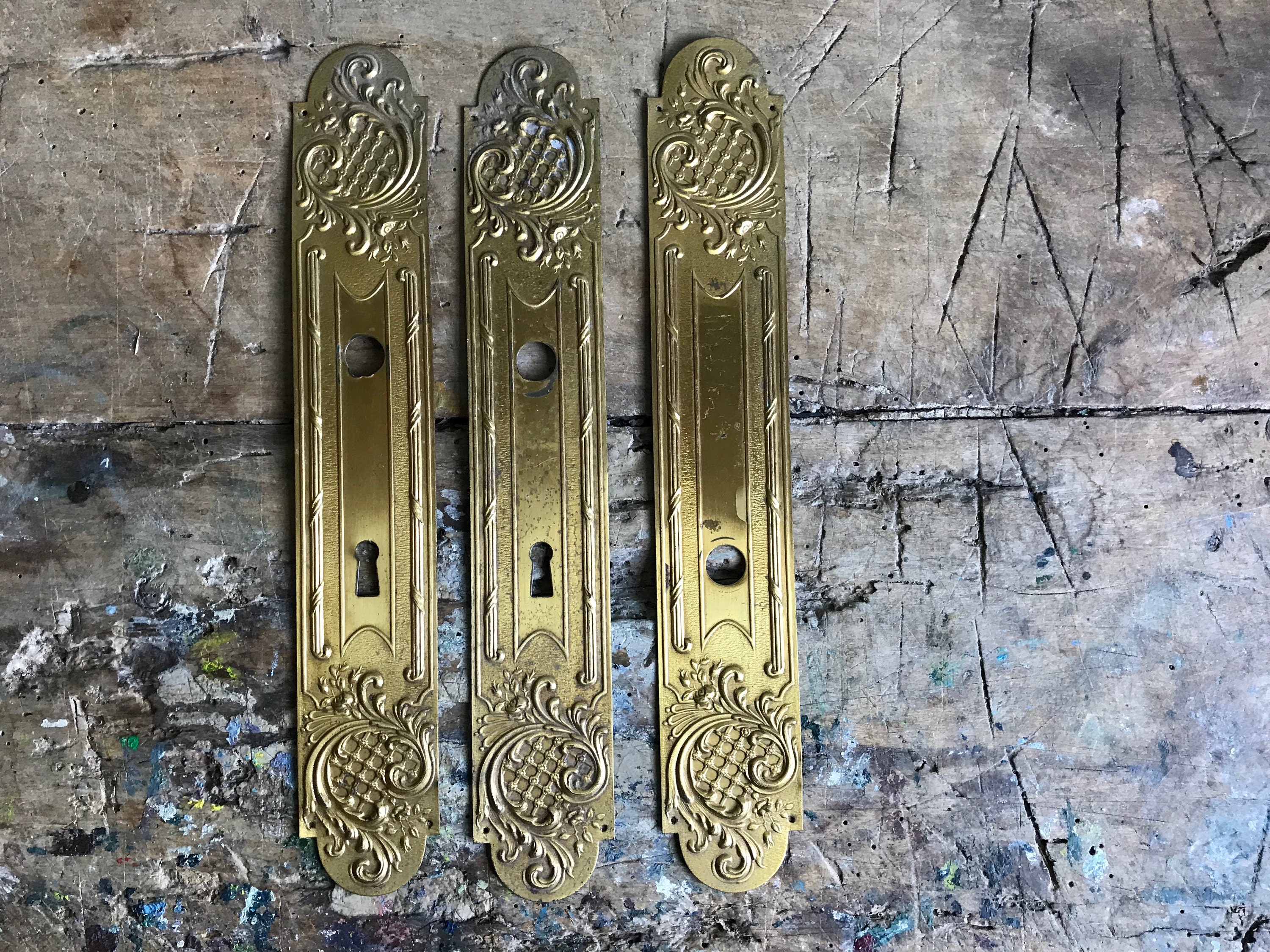 Polished Brass 32mm Keyhole Covered Escutcheon by Jedo 