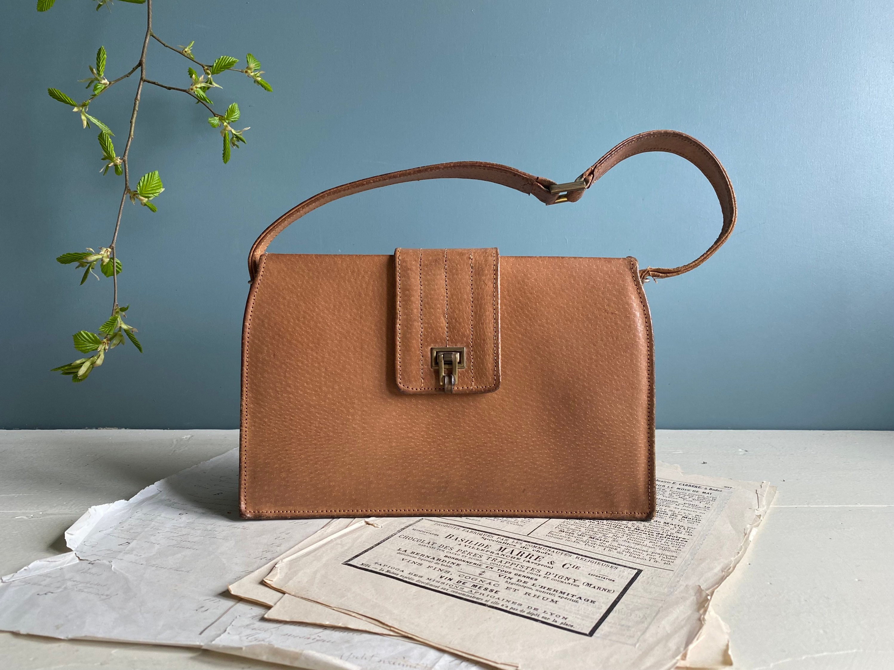  DUTUI One-Shoulder Diagonal Bag Niche All Match Handbags French  Texture Retro Handmade Wooden Handbags Creative Christmas : Clothing, Shoes  & Jewelry