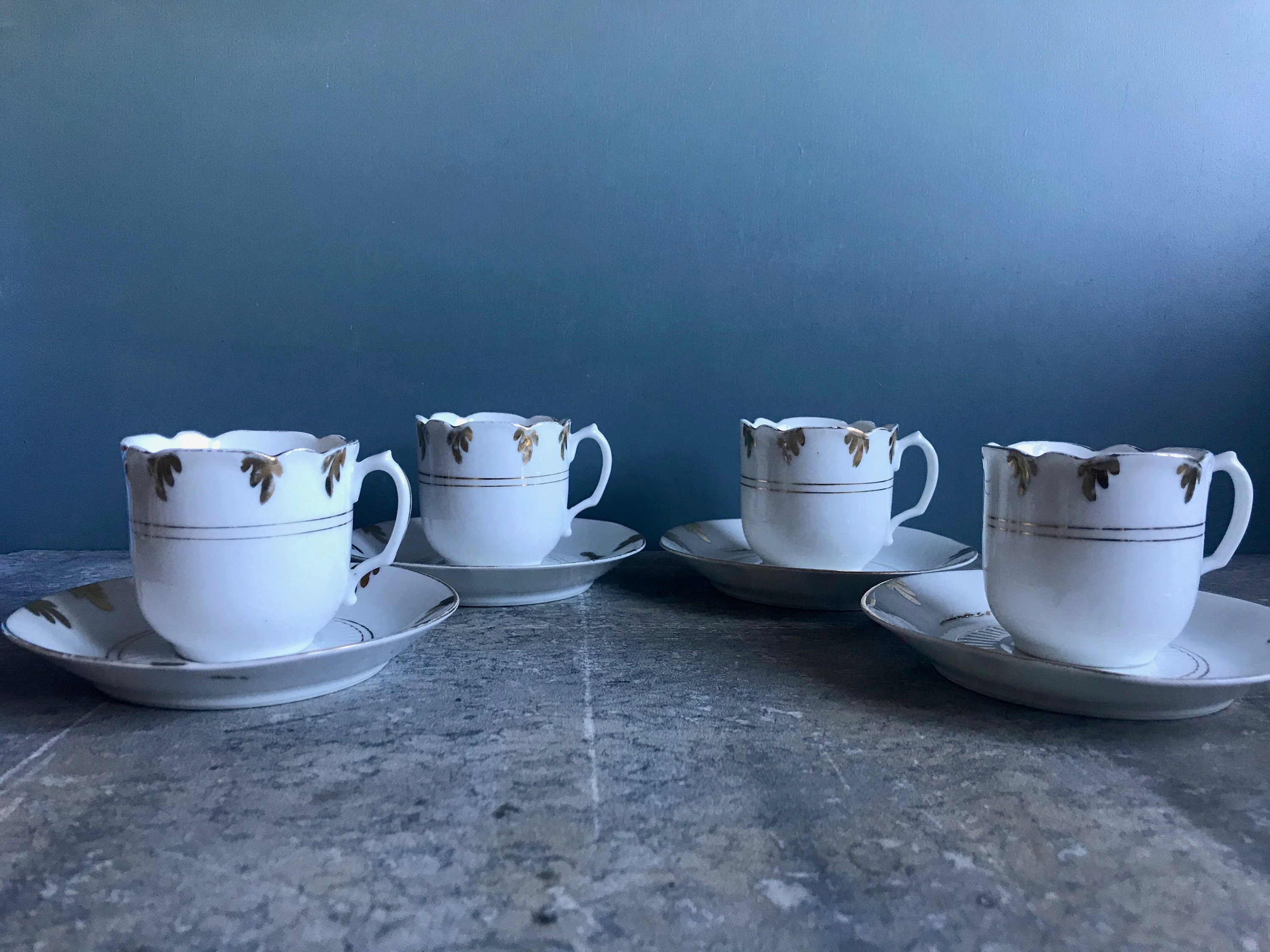 Tasses à Café et Soucoupes en Porcelaine Français Vintage