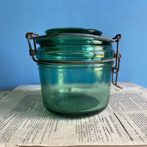 A vintage French Solidex green glass canning jar, 500mls