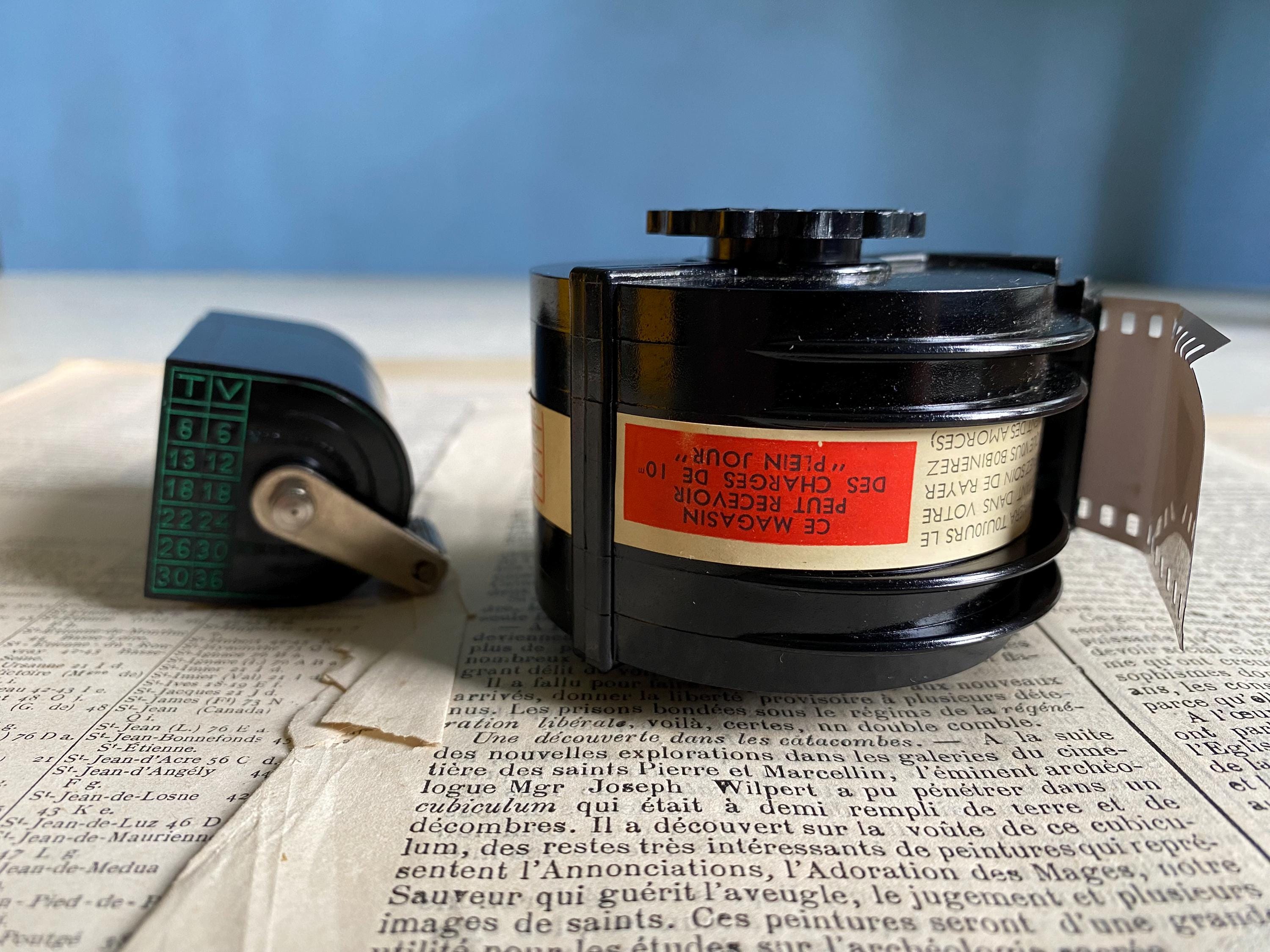 A vintage French bulk film loader, Sommor