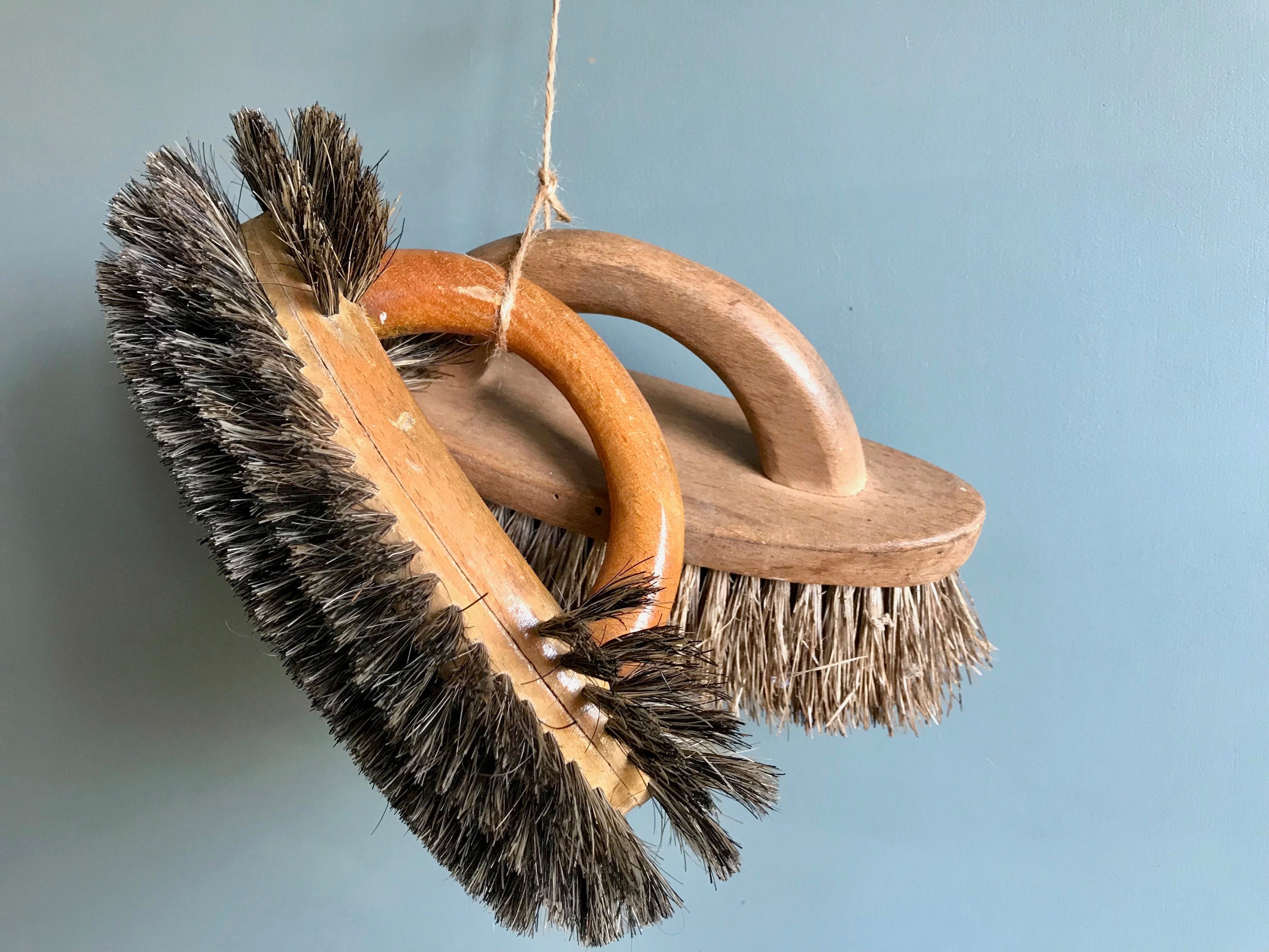 Deux Brosses Français Vintage, Ménagères, Brosse à Meubles