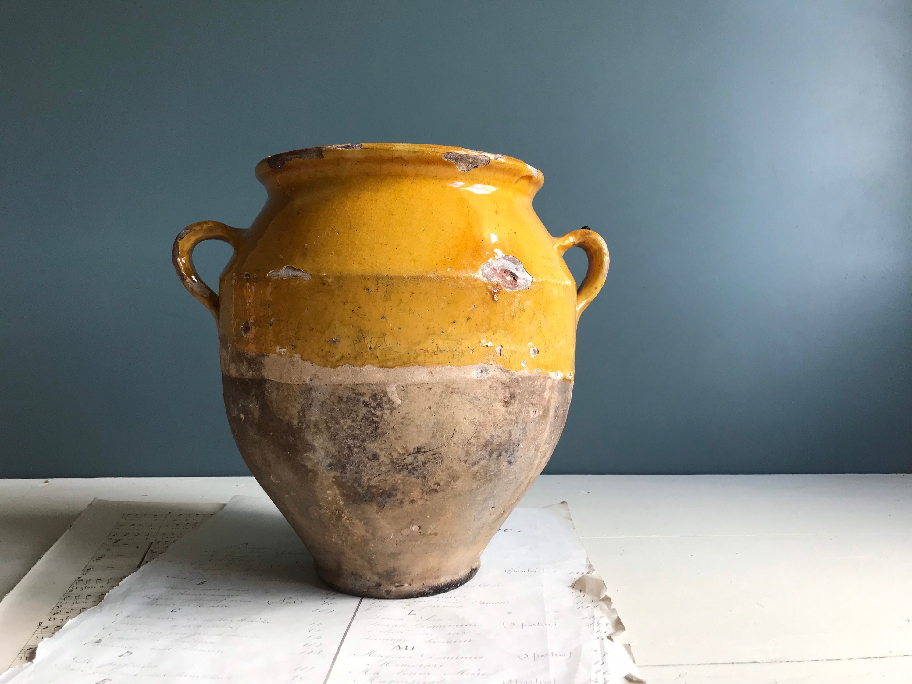 Un Beau pot Confit Antique