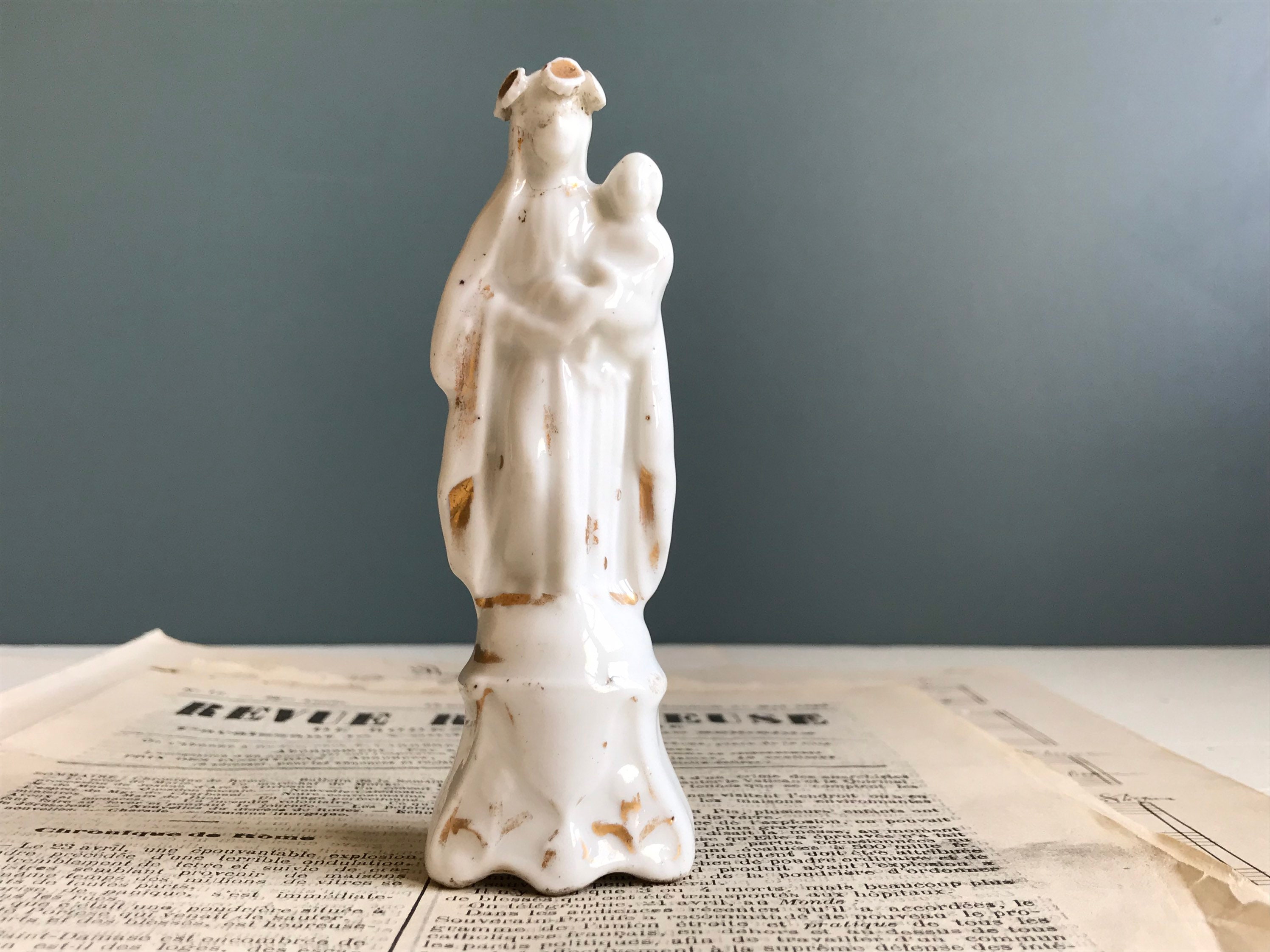 Un Millésime Français Porcelaine Blanche Marie et Enfant, Jésus