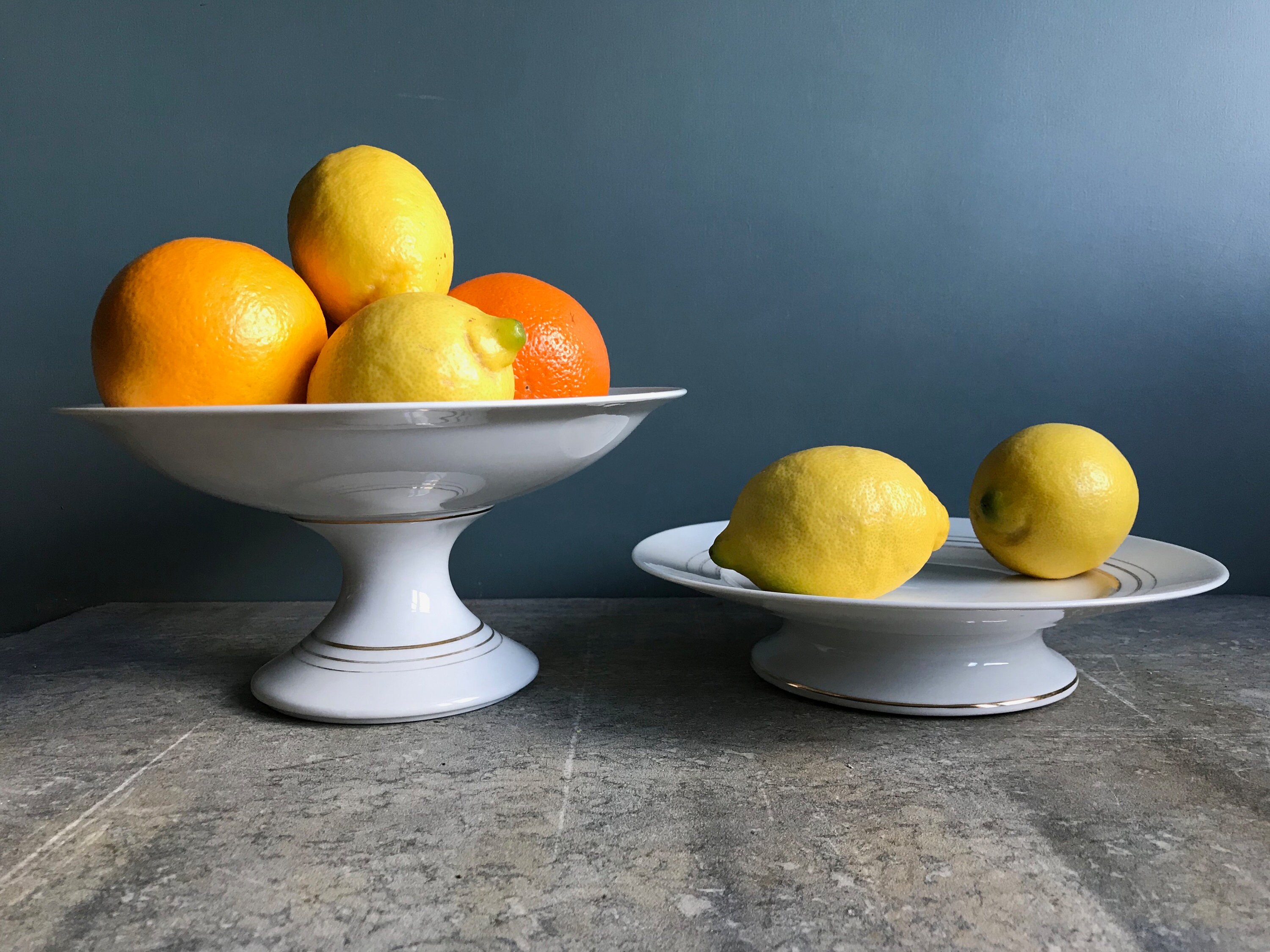 Un Potier Vintage Français Porcelaine Blanche, Plaque de Piédestal, Stand Fruits, Gâteaux