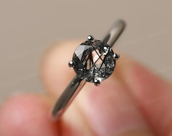 Minimalistischer Schwarzer Rutilquarz Ring Sterlingsilber Rundförmig 7mm Solitaire Versprechensring für Frauen