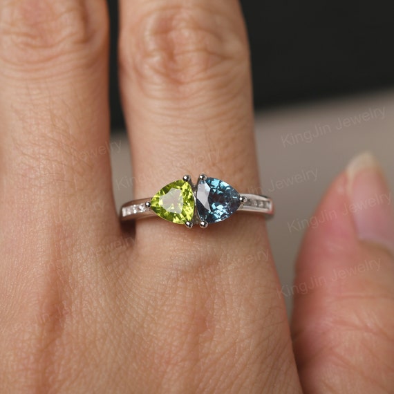 Family Birthstone Ring Trillion Cut Peridot and Alexandrite Mothers Ring Silver Couple Rings