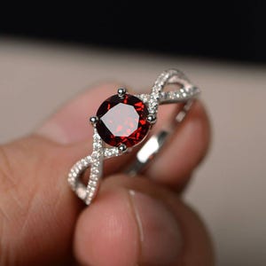 Wedding Rings Natural Garnet Rings Round Cut Red Gemstone January Birthstone Silver Rings Vintage Rings