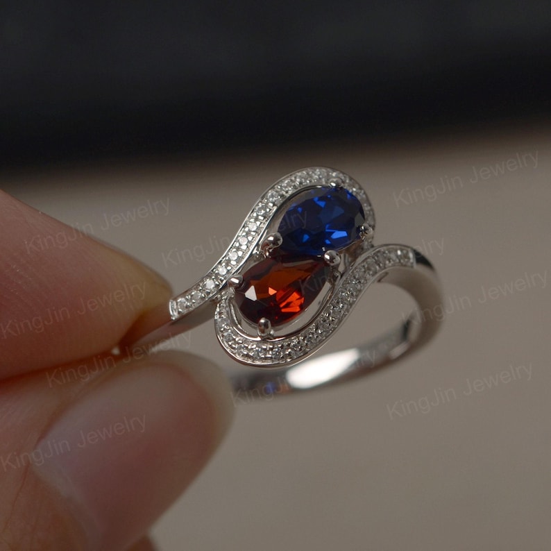 Zwei-Stein-Ring-Labor Sapphire Granat Ring Pear-Schliff Sterling Silber Ring für Frauen Bild 2