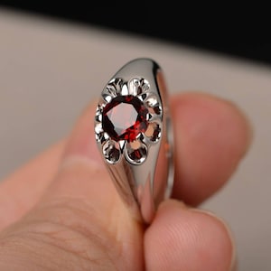 Solitaire Ring Wedding Ring Natural Red Garnet Ring Round Cut Gemstone Ring January Birthstone Sterling Silver Ring