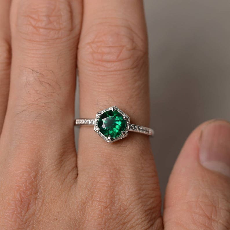 Round Cut Emerald Ring Green Gemstone Ring Engagement Ring Promise Ring Silver