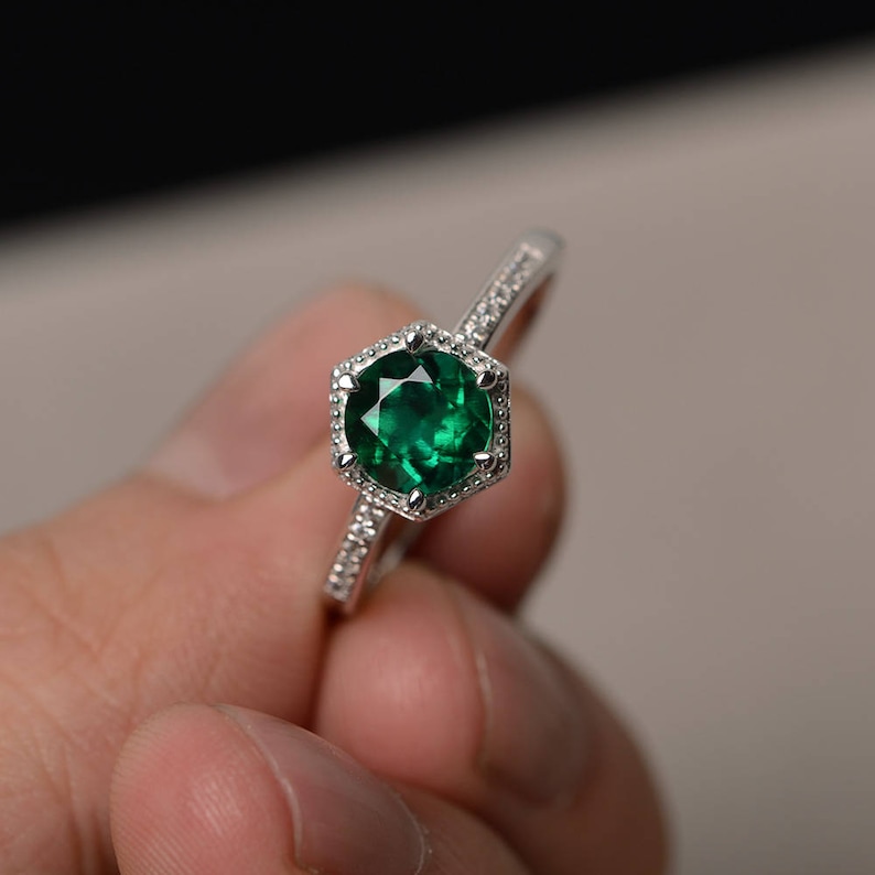 Round Cut Emerald Ring Green Gemstone Ring Engagement Ring Promise Ring Silver