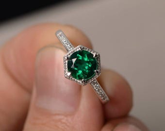 Round Cut Emerald Ring Green Gemstone Ring Engagement Ring Promise Ring Silver
