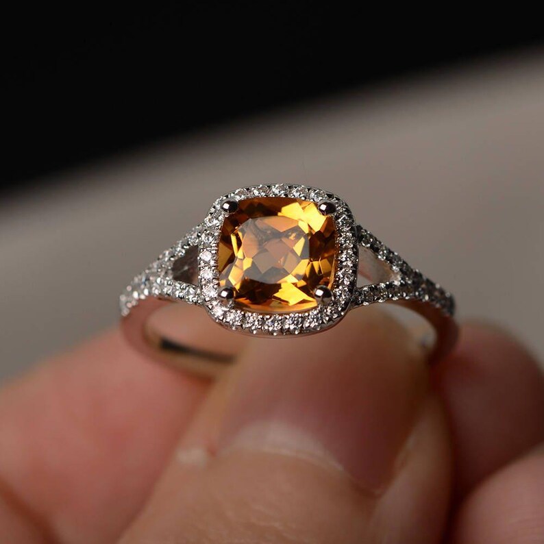 Anello con pietra portafortuna di novembre: citrino taglio cuscino, fede nuziale in argento sterling immagine 5
