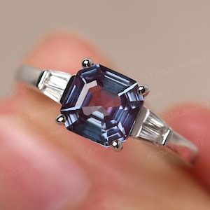 Color Changing Alexandrite Statement Ring with Baguette Side Stone 14K Gold June Birthstone Ring