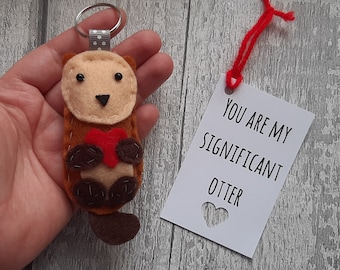 Valentines Otter Gift, Felt Otter Keyring, Felt Animal Keyring, Gift for her, Gift for him, Otter Gift, Animal Pun Gift, Significant Otter