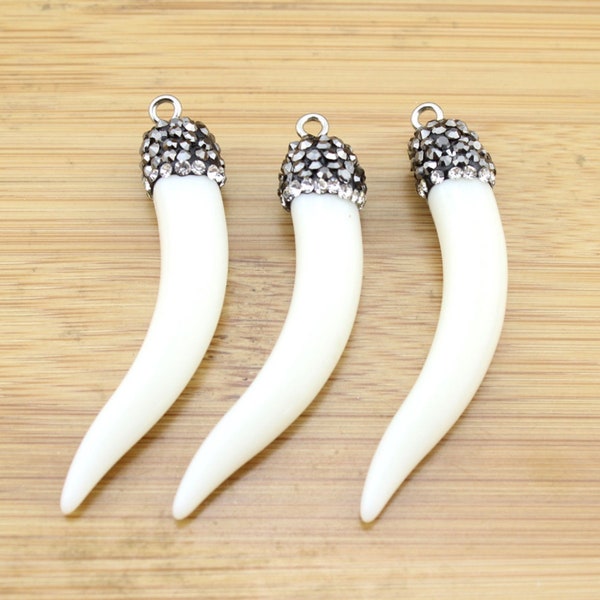 Acrylic Pendants, Tibetan Pendants, Long Pendants, White Pendants, Banana Shaped Pendants, Cow Horn Jewelry, Bohemian Jewelry--1pcs----TR297