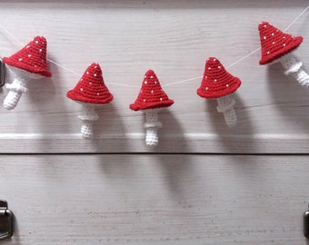 Mushroom garland Toadstool garland Decorative mushrooms Fly agaric garland Mushroom hanging decoration Crochet mushroom garland