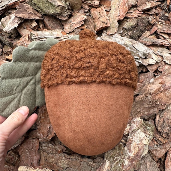 Acorn pillow - Woodland acorn soft - Stuffed acorn - Woodland pillow - Woodland cushion - Plush acorn - Fall acorn decor - Acorn decor