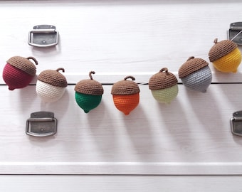 Acorn garland Autumn garland Decorative acorn Acorn hanging decoration Acorn nursery decor Woodland acorn Rustic fall garland