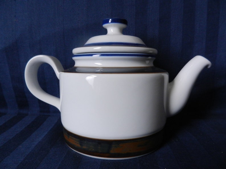 nearly mint Rare porcelain teapot by Porsgrund of Norway with handpainted Tana decoration designed by Sandnes Eystein 1980s edition