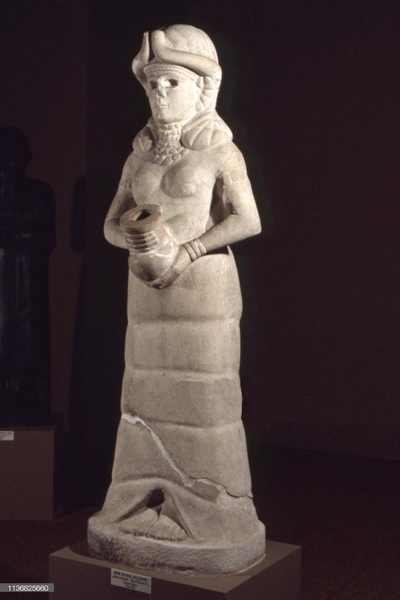Assyrian Sumerian Goddess Inanna Ishtar Mari Lady Of Wel
