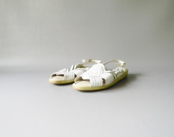 Vintage Women's White Leather Sandal Size 9-1/2 - image 2