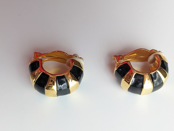 Vintage Hoop style Clip on Earrings in Gold and B… - image 2