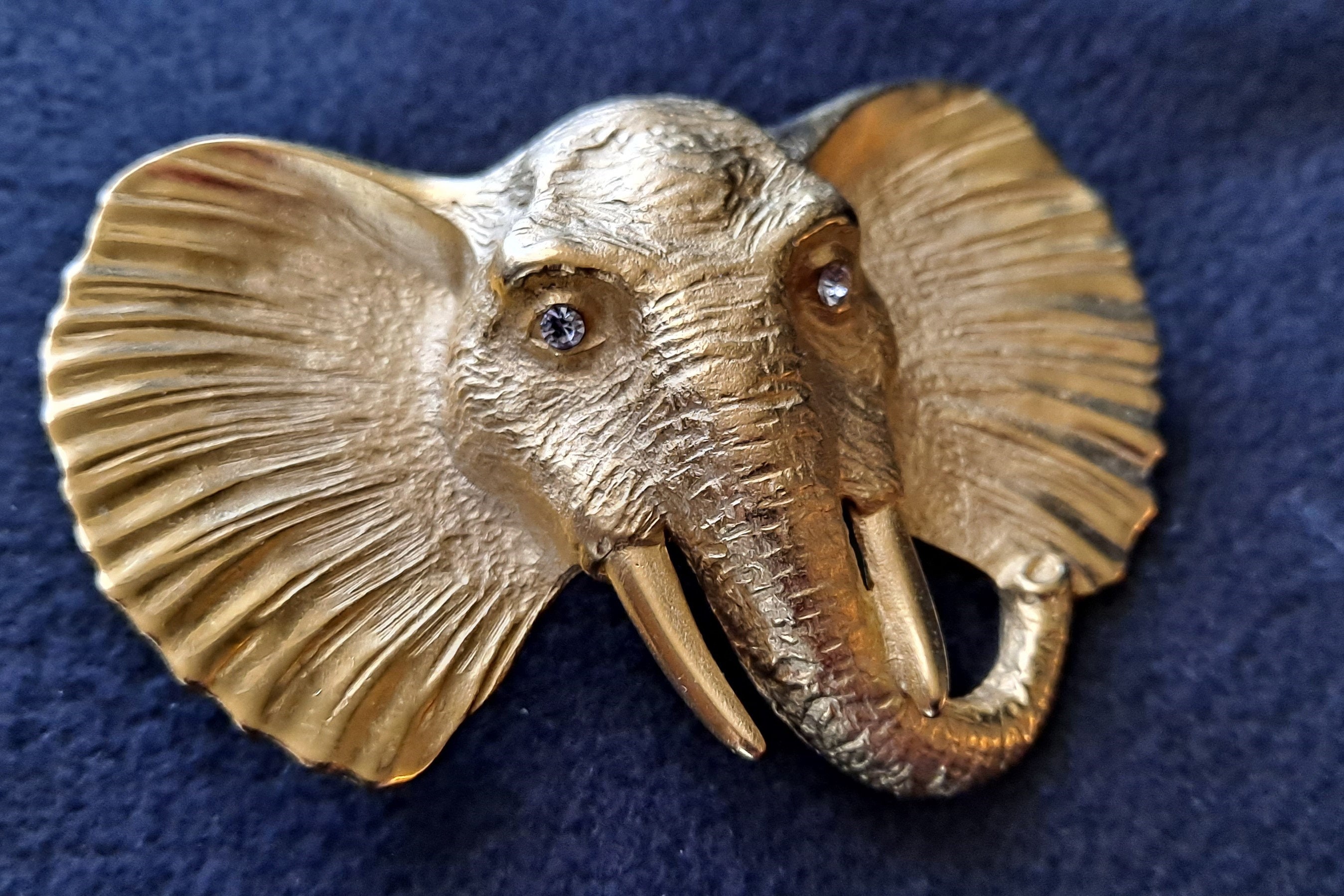 Elephant Belt Buckle by Doreen Ryan 1994 superb detail Etsy
