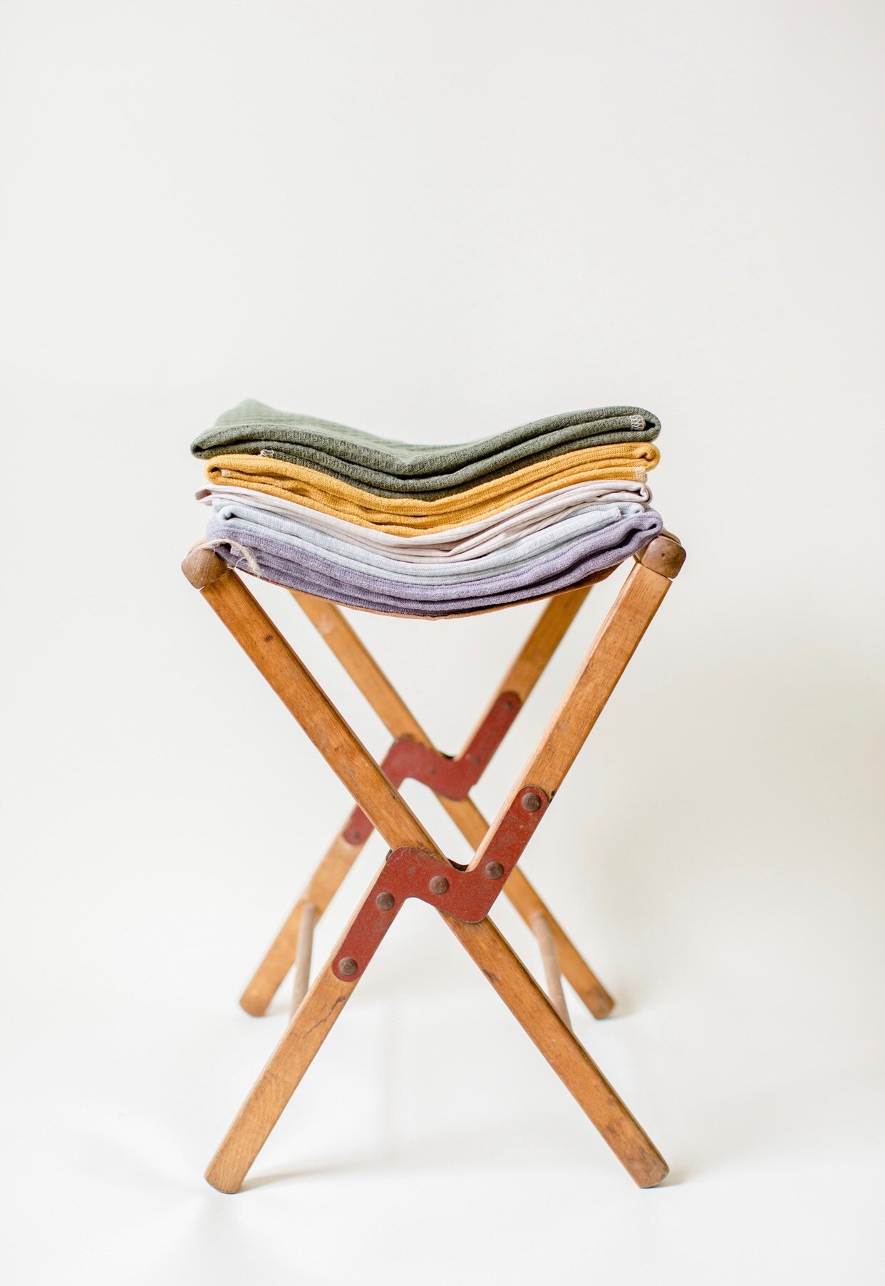 L'ovedbaby® Organic Cotton Swaddling Blanket in Grey ...