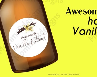 Peut inclure: Une bouteille en verre transparente avec une étiquette brune qui dit "Homemade Vanilla Extract". La bouteille est posée sur un fond jaune avec le texte "Awesome labels for your homemade Vanilla EXTRACT!" et "2" Round 12 per sheet Fits Avery templates 22807". Le texte "Homemade Vanilla Extract Labels & More!" est en bas de l'image.
