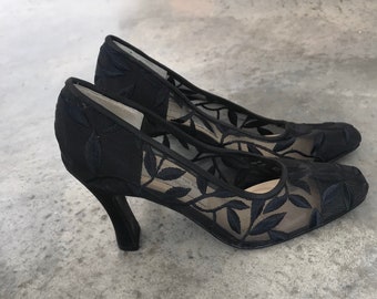 lord and taylor black pumps