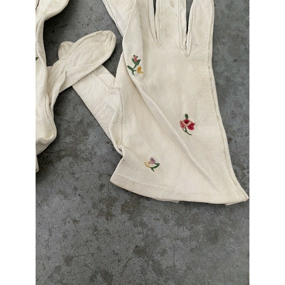 Vintage Floral Gloves Embroidered Ivory Cream Lea… - image 2