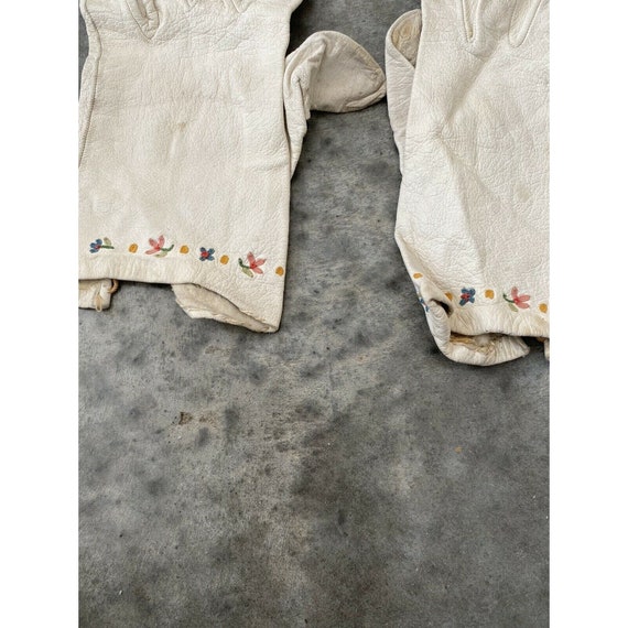 Vintage Gloves Floral Ivory Cream Embroidered Han… - image 3